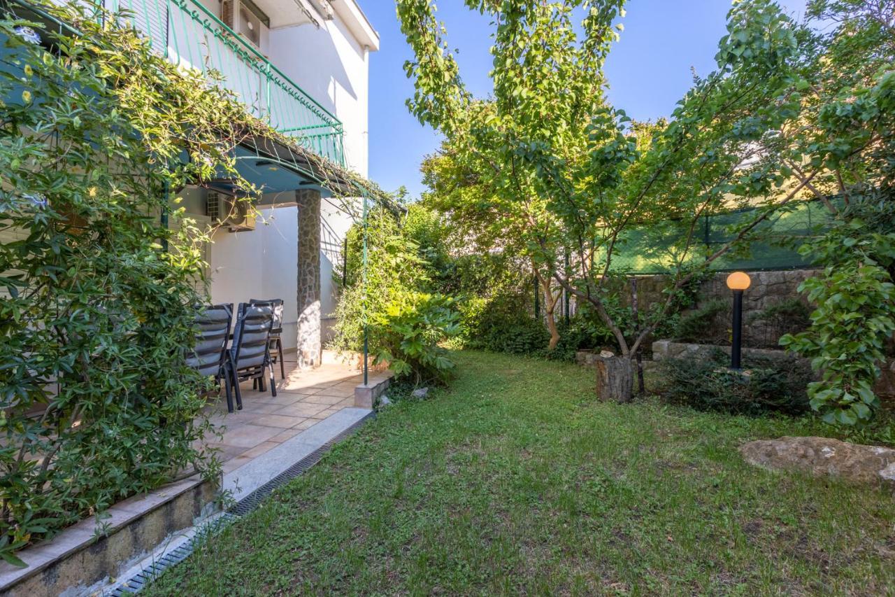 Apartment Kamila Krk Town Exterior foto