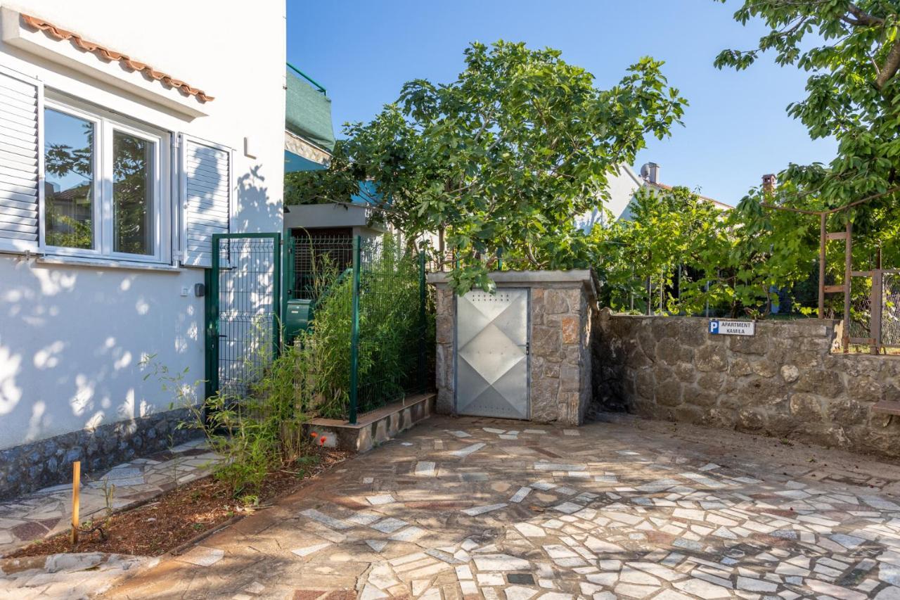 Apartment Kamila Krk Town Exterior foto